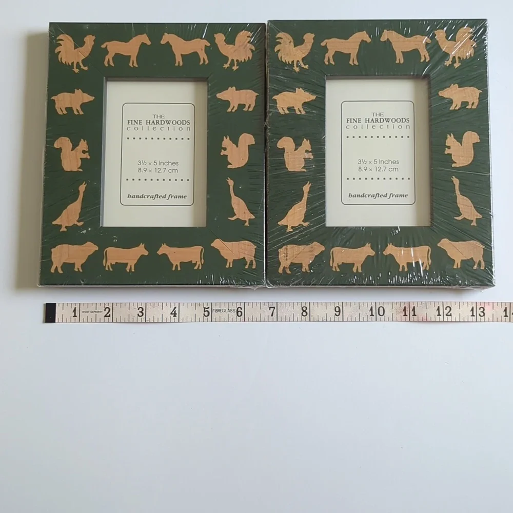 Fine Hardwoods collection 2 wooden animal 3.5 x 5 photo picture frame green